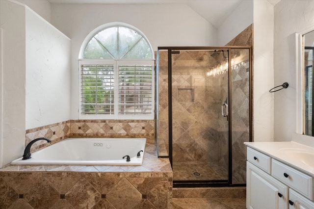 6211 Fox Hunt Drive, Arlington, TX 76001