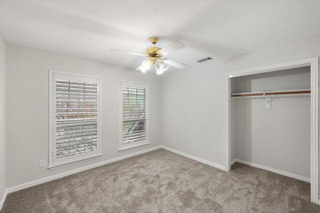 6211 Fox Hunt Drive, Arlington, TX 76001