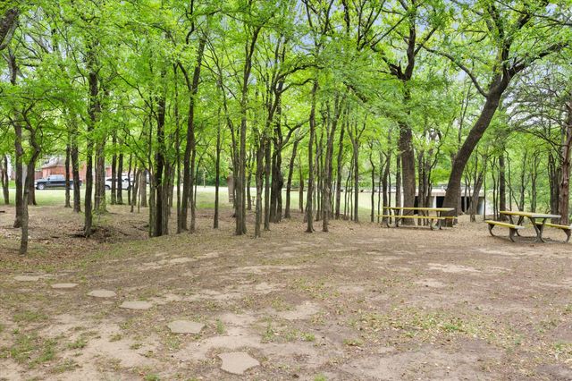 6211 Fox Hunt Drive, Arlington, TX 76001