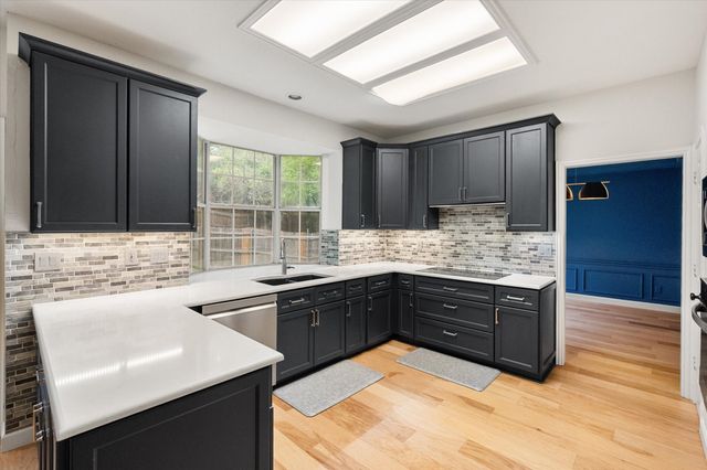 6211 Fox Hunt Drive, Arlington, TX 76001