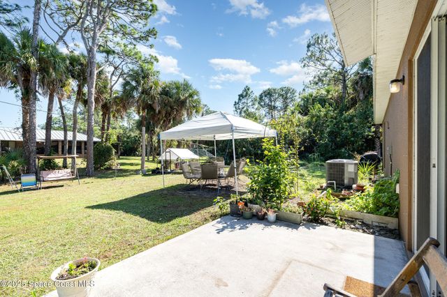 711 Darlington Avenue SW, Palm Bay, FL 32908