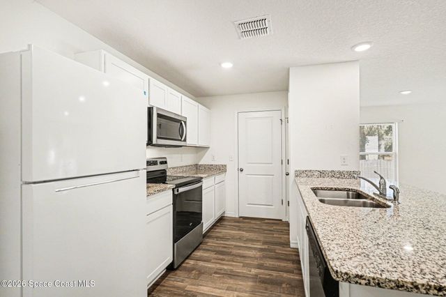 711 Darlington Avenue SW, Palm Bay, FL 32908