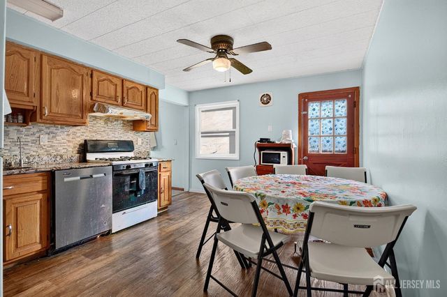 8 Kelly Street, Metuchen, NJ 08840