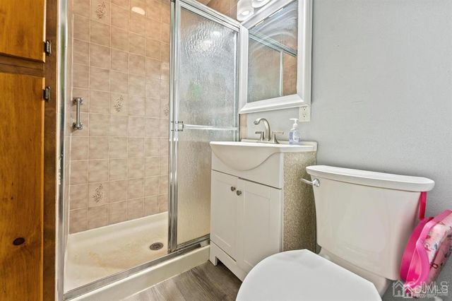 8 Kelly Street, Metuchen, NJ 08840