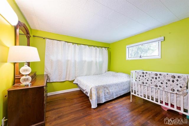 8 Kelly Street, Metuchen, NJ 08840