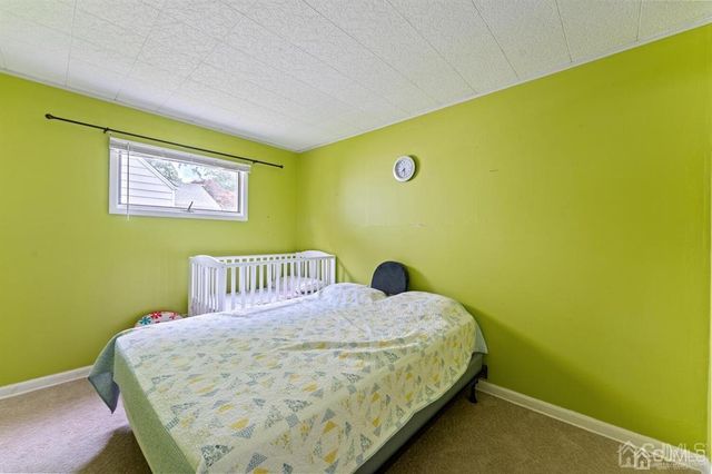 8 Kelly Street, Metuchen, NJ 08840