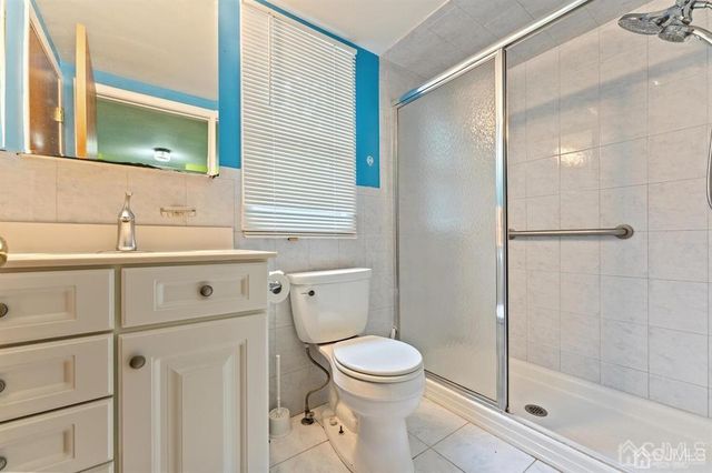 8 Kelly Street, Metuchen, NJ 08840
