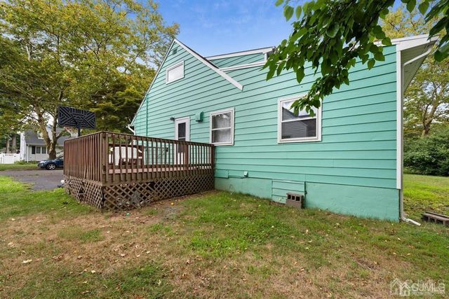 8 Kelly Street, Metuchen, NJ 08840