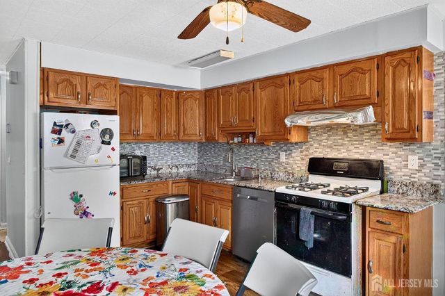 8 Kelly Street, Metuchen, NJ 08840