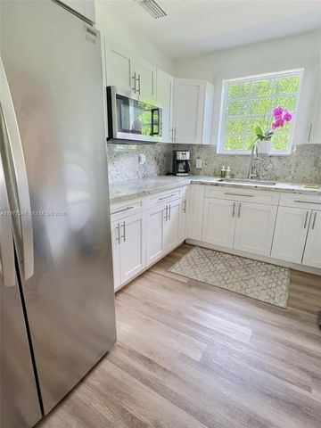 3911 SW 61st Ave, Miami, FL 33155