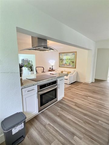 3911 SW 61st Ave, Miami, FL 33155