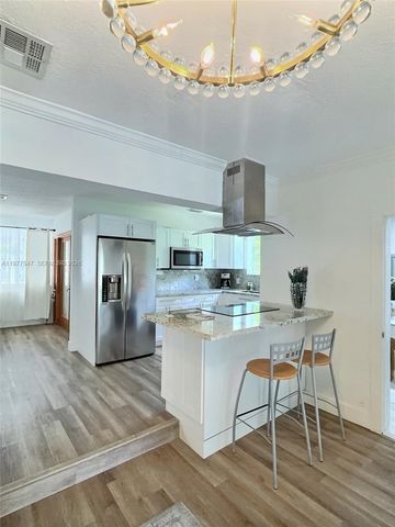 3911 SW 61st Ave, Miami, FL 33155