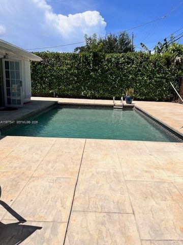 3911 SW 61st Ave, Miami, FL 33155