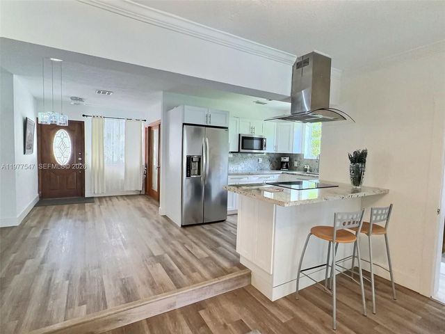 3911 SW 61st Ave, Miami, FL 33155