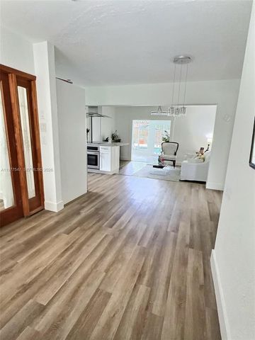 3911 SW 61st Ave, Miami, FL 33155