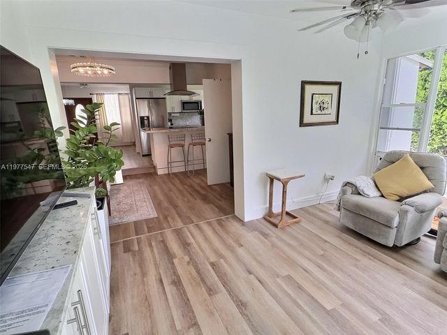 3911 SW 61st Ave, Miami, FL 33155