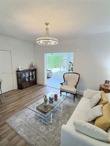 3911 SW 61st Ave, Miami, FL 33155