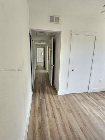 3911 SW 61st Ave, Miami, FL 33155