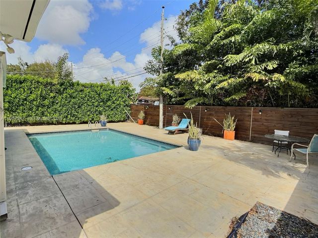 3911 SW 61st Ave, Miami, FL 33155