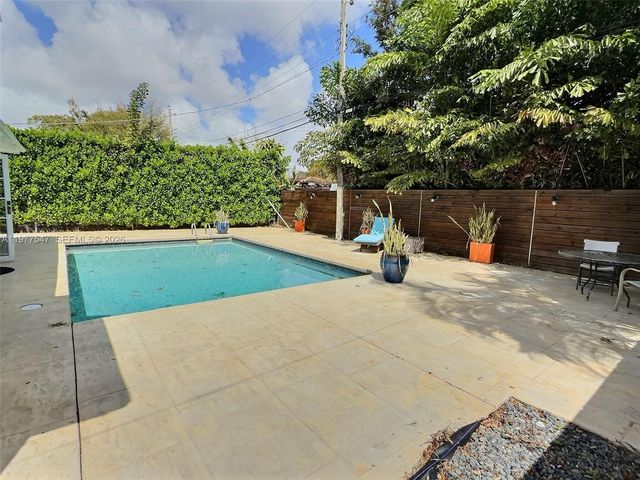 3911 SW 61st Ave, Miami, FL 33155