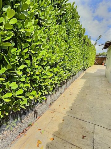 3911 SW 61st Ave, Miami, FL 33155