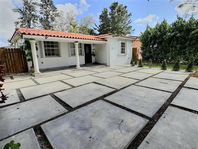 3911 SW 61st Ave, Miami, FL 33155