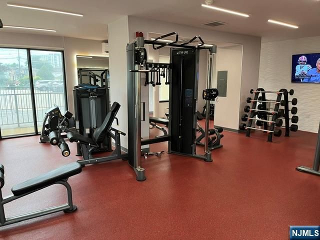 300 Winston Drive 1918, Cliffside Park, NJ 07010