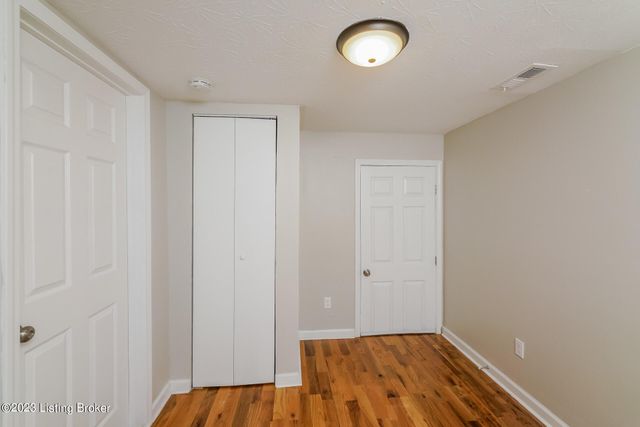 3409 Vermont Ave, Louisville, KY 40211