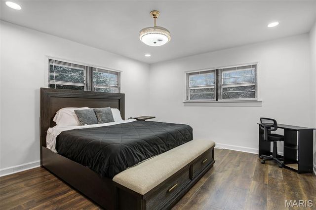 28 Oakleigh Drive, Belleville, IL 62223