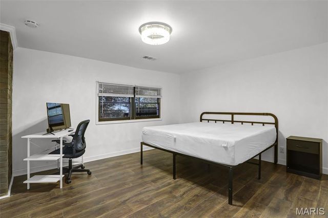 28 Oakleigh Drive, Belleville, IL 62223