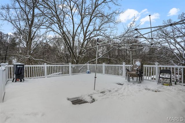 28 Oakleigh Drive, Belleville, IL 62223