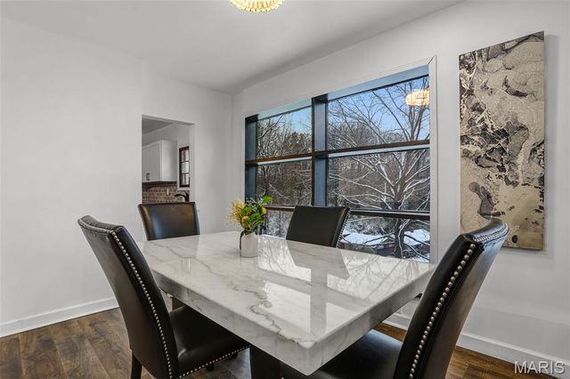 28 Oakleigh Drive, Belleville, IL 62223