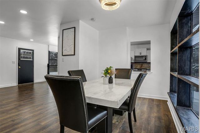 28 Oakleigh Drive, Belleville, IL 62223