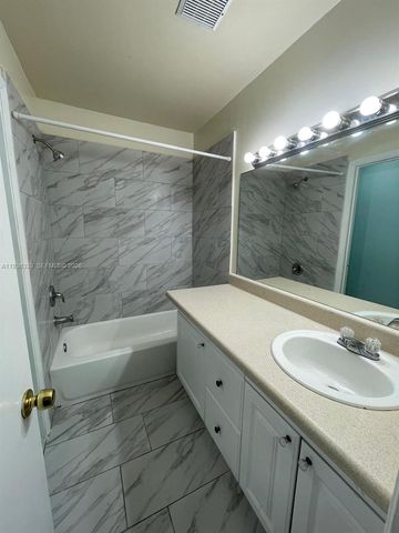 1149 Independence Trl 1149H, Homestead, FL 33034
