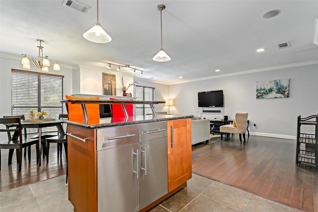3314 Douglas Avenue 202, Dallas, TX 75219