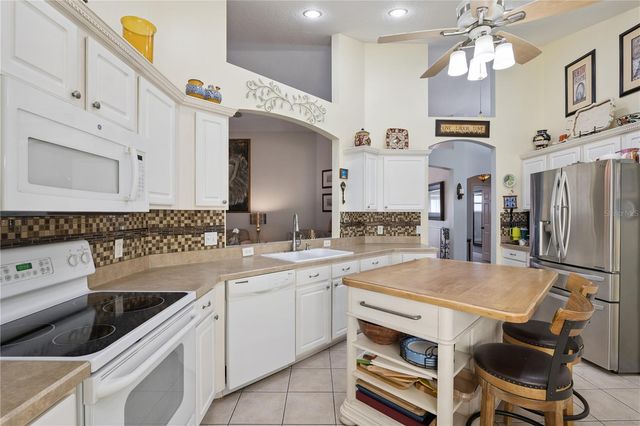 9943 HERON POINTE DRIVE, Orlando, FL 32832