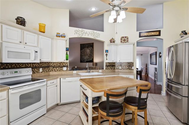 9943 HERON POINTE DRIVE, Orlando, FL 32832