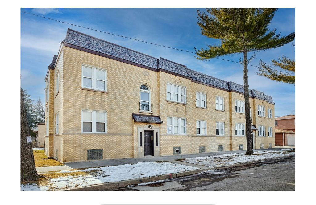 5709 W Seminole Street 1, Chicago, IL 60646