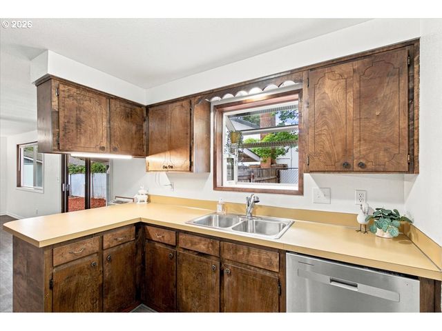 1617 BELMONT Ave, Albany, OR 97321