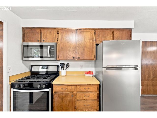 1617 BELMONT Ave, Albany, OR 97321