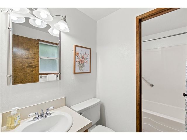 1617 BELMONT Ave, Albany, OR 97321