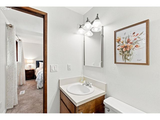 1617 BELMONT Ave, Albany, OR 97321