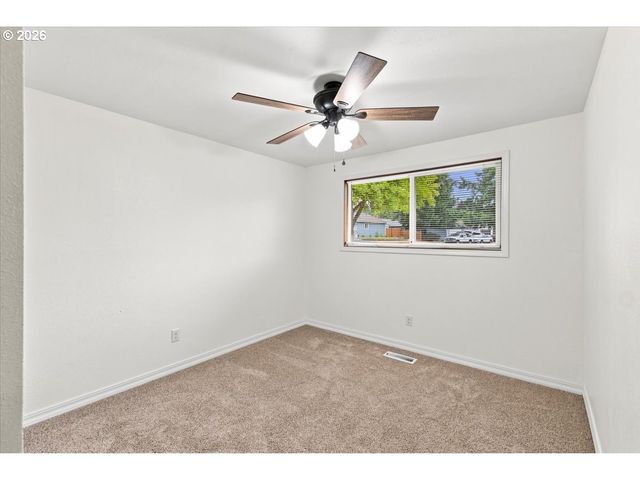 1617 BELMONT Ave, Albany, OR 97321