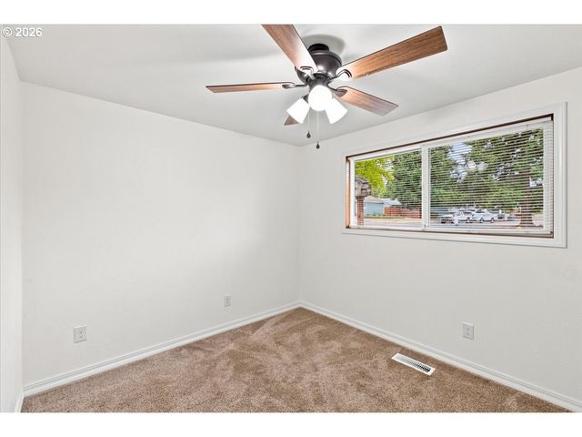 1617 BELMONT Ave, Albany, OR 97321