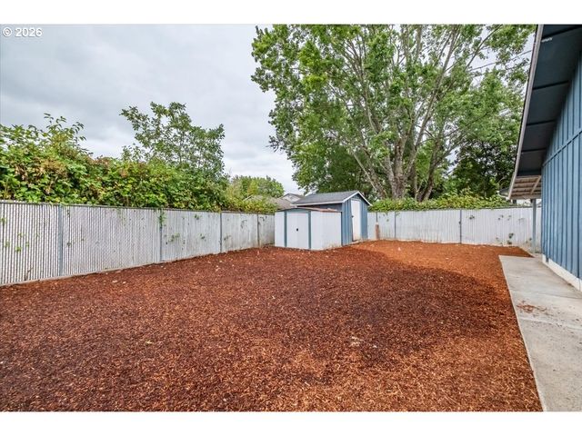1617 BELMONT Ave, Albany, OR 97321