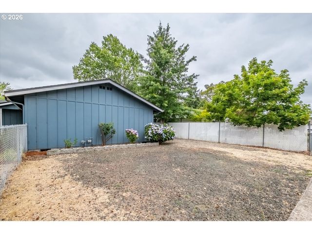 1617 BELMONT Ave, Albany, OR 97321