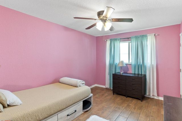 104 Dogwood Street, Lake Jackson, TX 77566