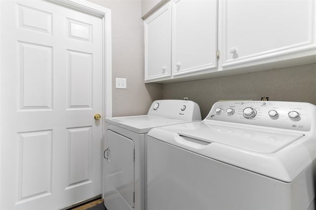 104 Dogwood Street, Lake Jackson, TX 77566