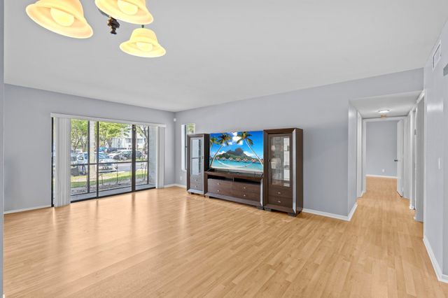 1010 Green Pine Boulevard E1, West Palm Beach, FL 33409