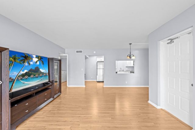 1010 Green Pine Boulevard E1, West Palm Beach, FL 33409